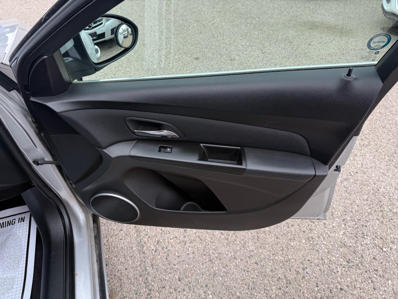 2011 Chevrolet Cruze LT Turbo w/1SA - Photo #14