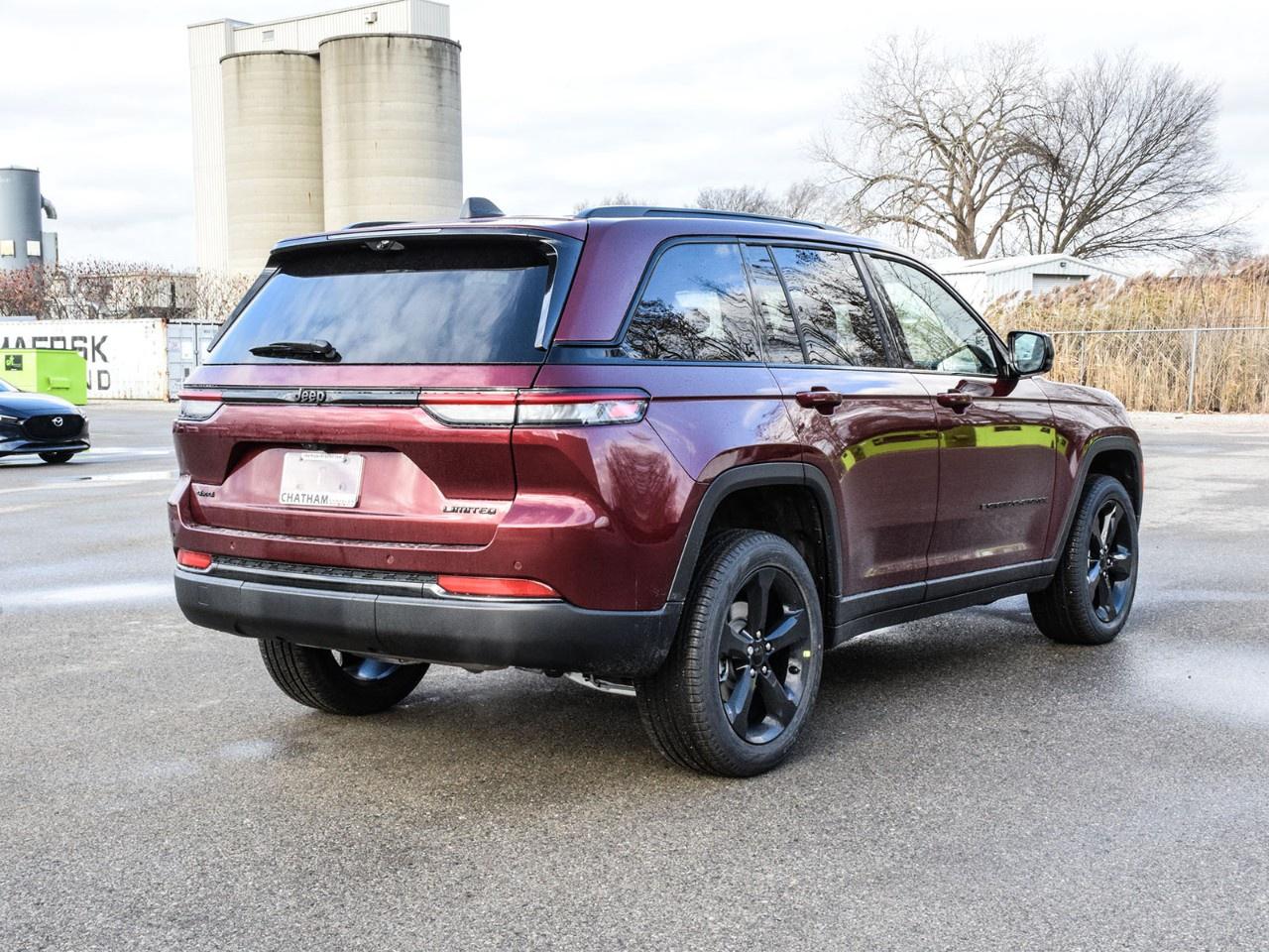 2025 Jeep Grand Cherokee LIMITED 4X4 Photo3