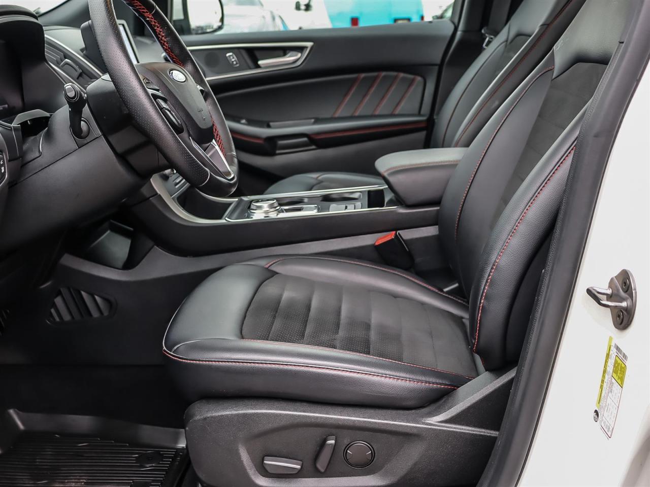 2022 Ford Edge ST Line Photo