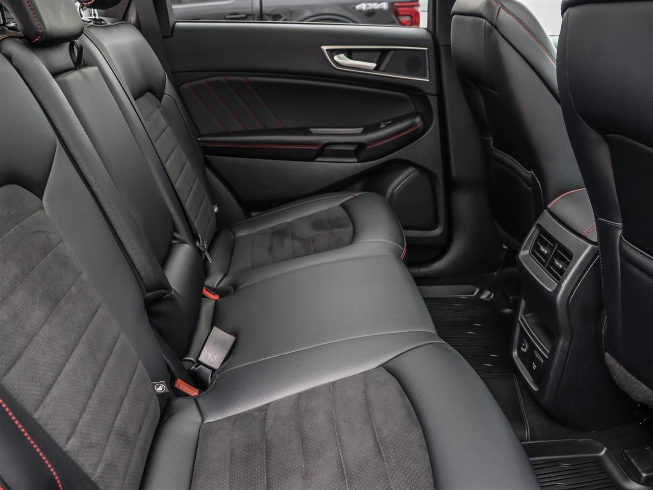 2022 Ford Edge ST Line Photo