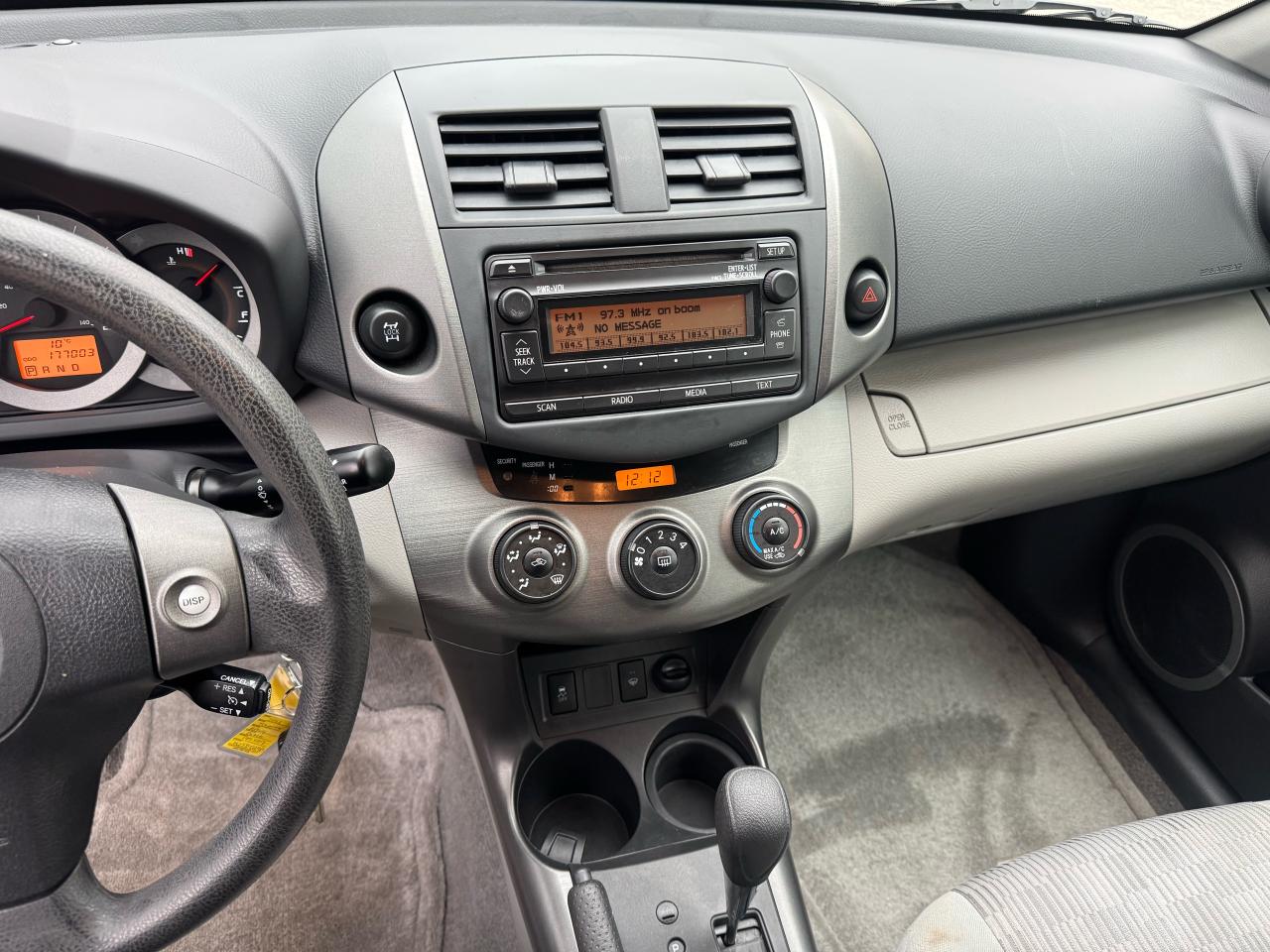 2012 Toyota RAV4 - 4WD - Photo #11