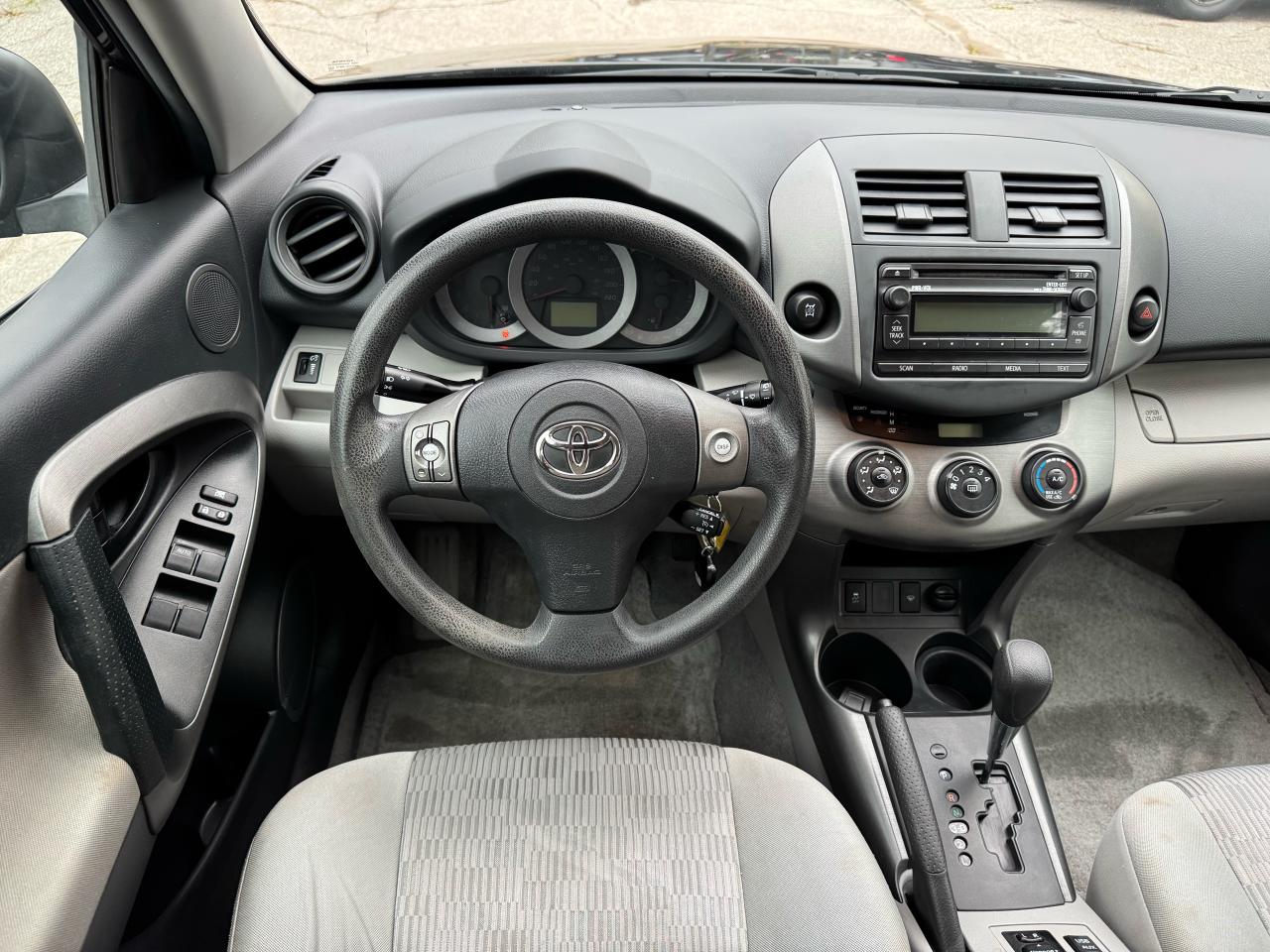 2012 Toyota RAV4 - 4WD - Photo #10