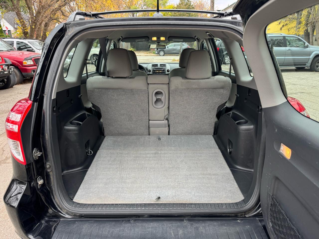 2012 Toyota RAV4 - 4WD - Photo #17