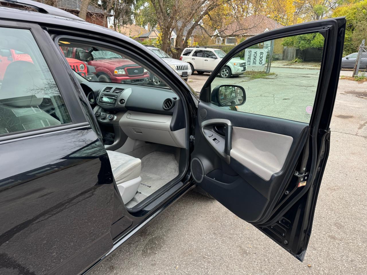 2012 Toyota RAV4 - 4WD - Photo #15