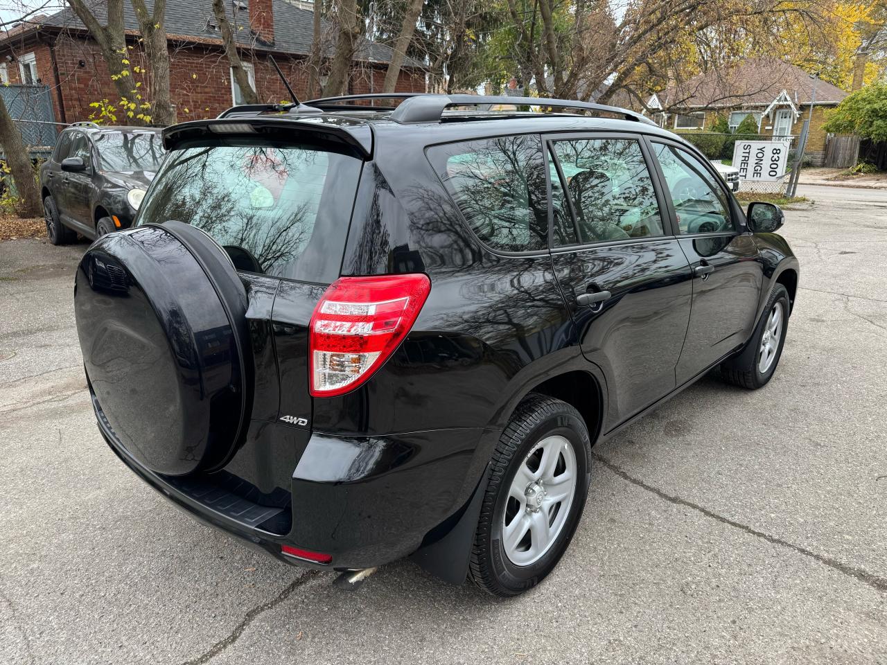 2012 Toyota RAV4 - 4WD - Photo #5