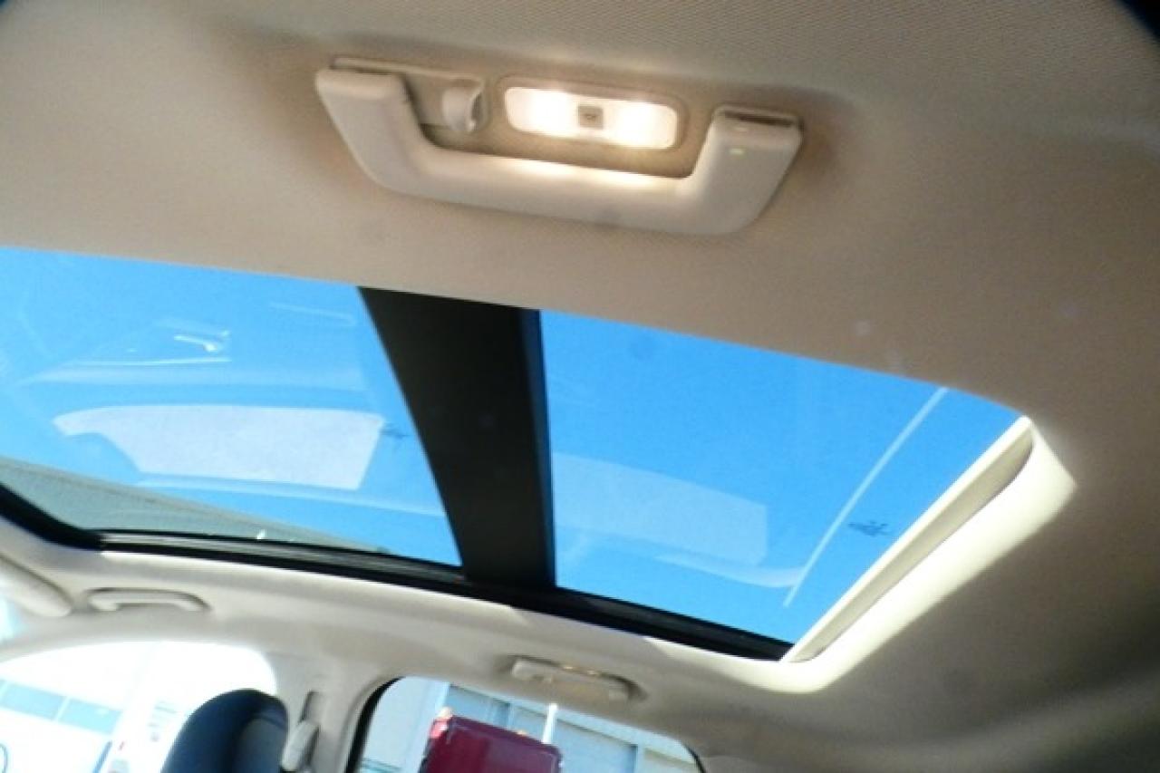 2024 Ford Edge Titanium AWD w/Htd Leather, pano S/R, BUC - Photo #17