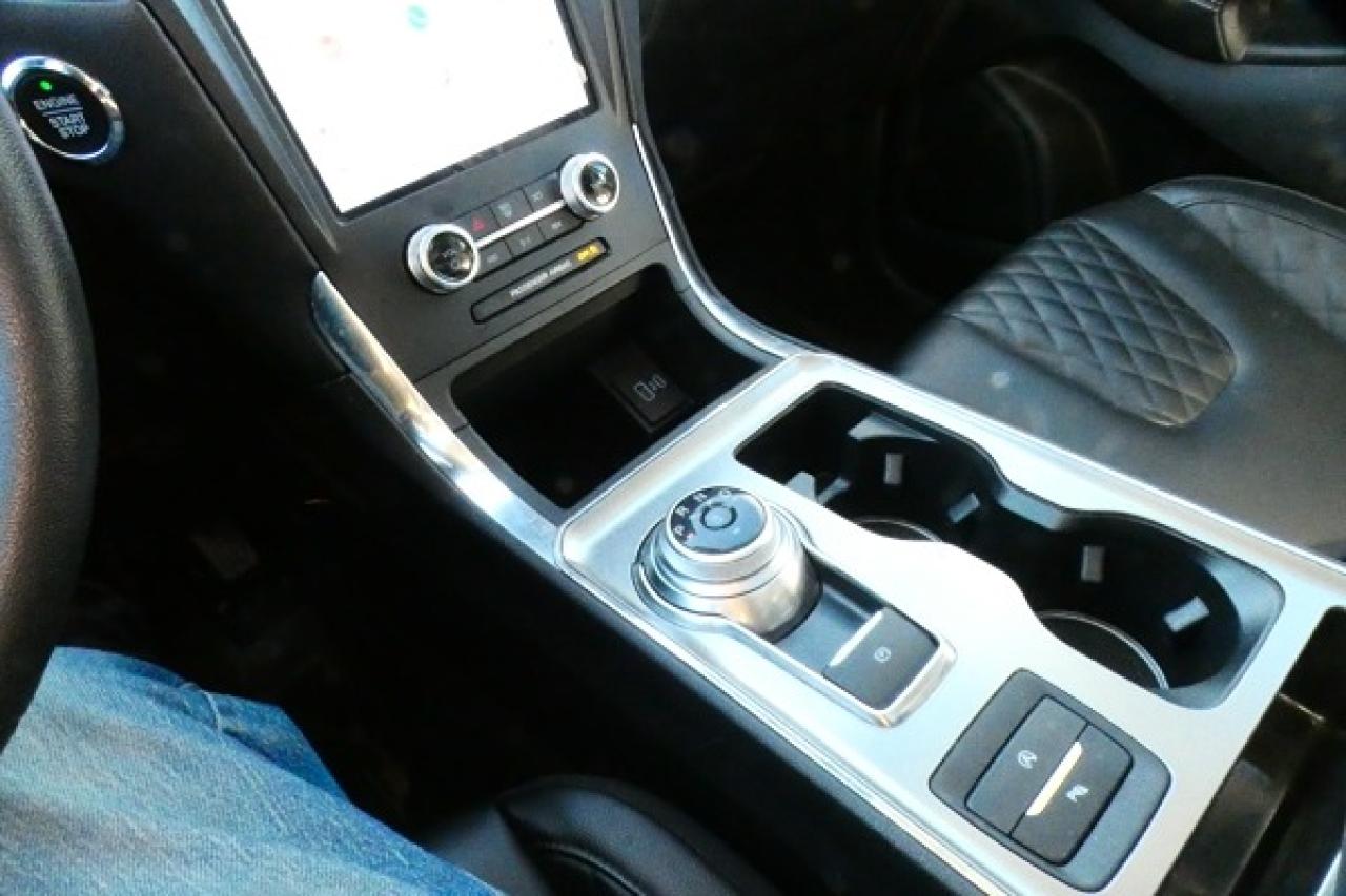 2024 Ford Edge Titanium AWD w/Htd Leather, pano S/R, BUC - Photo #16