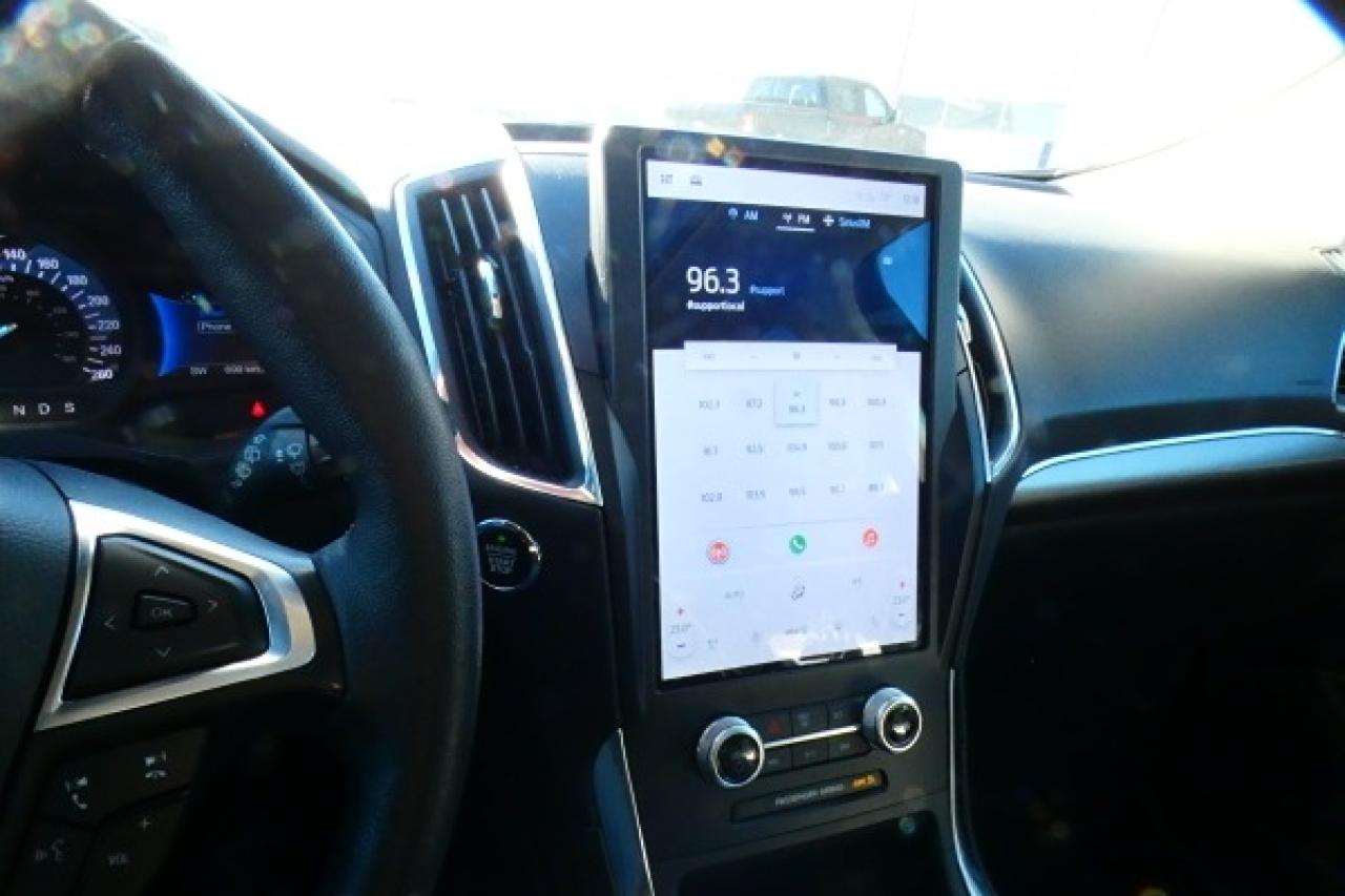 2024 Ford Edge Titanium AWD w/Htd Leather, pano S/R, BUC - Photo #15