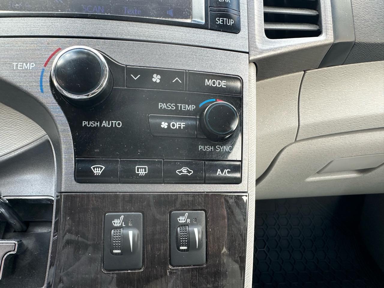 2014 Toyota Venza XLE - Photo #10