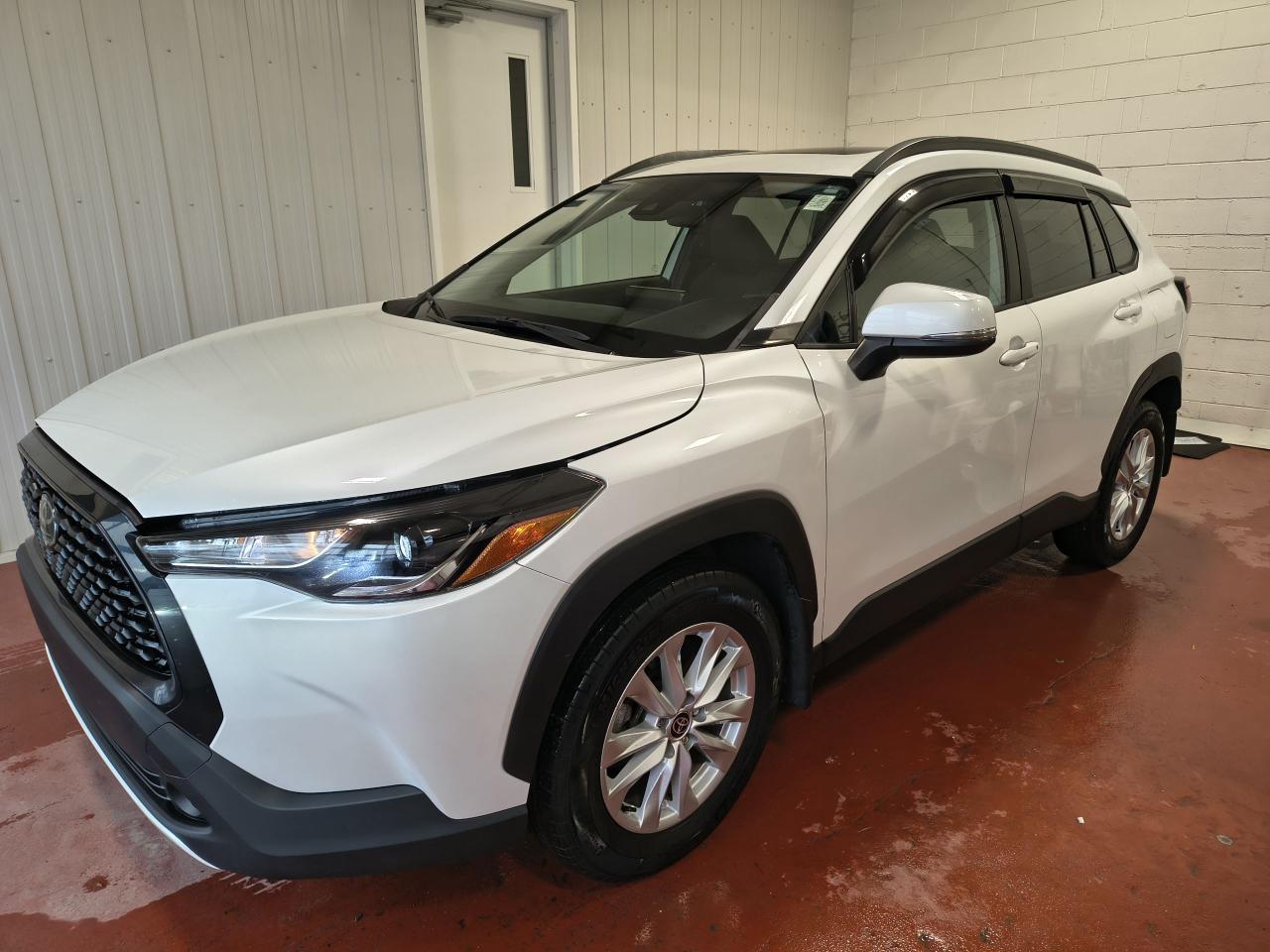 Used 2022 Toyota Corolla Cross LE for sale in Pembroke, ON