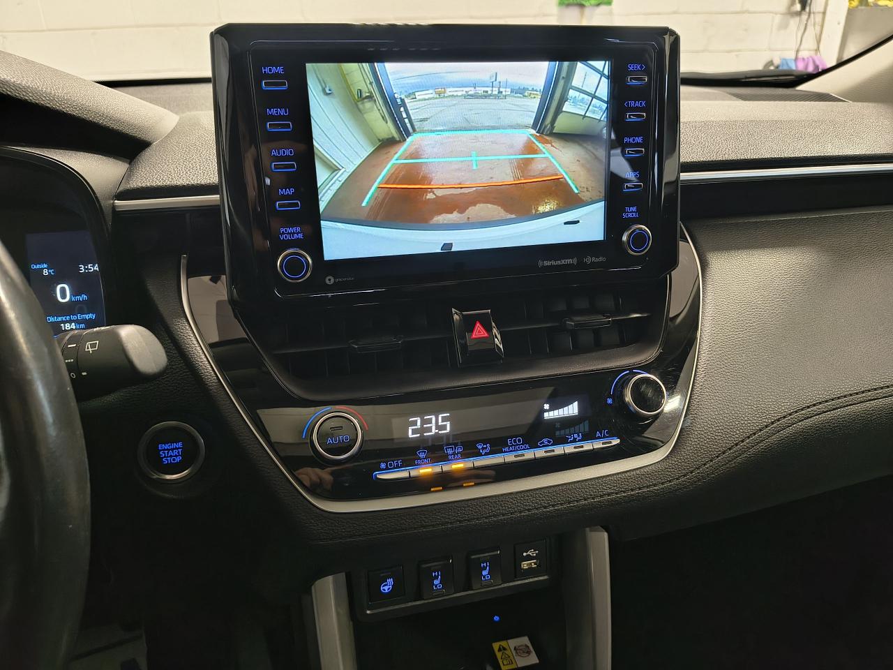 2022 Toyota Corolla Cross LE Photo0