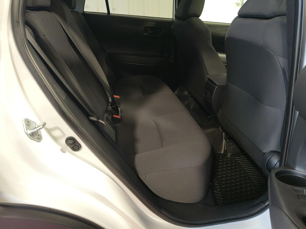 2022 Toyota Corolla Cross LE Photo0