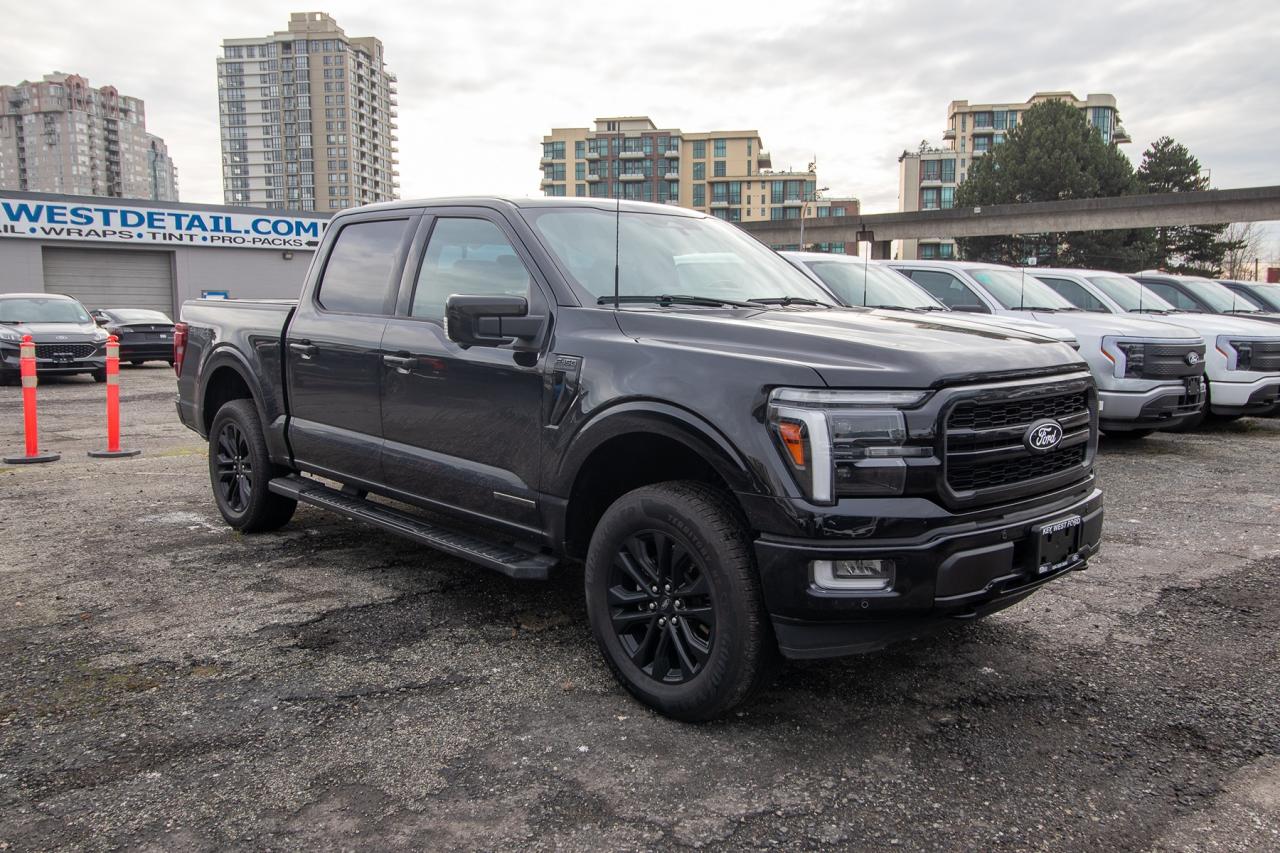 2024 Ford F-150 Lariat 4WD SuperCrew 5.5' Box Photo4