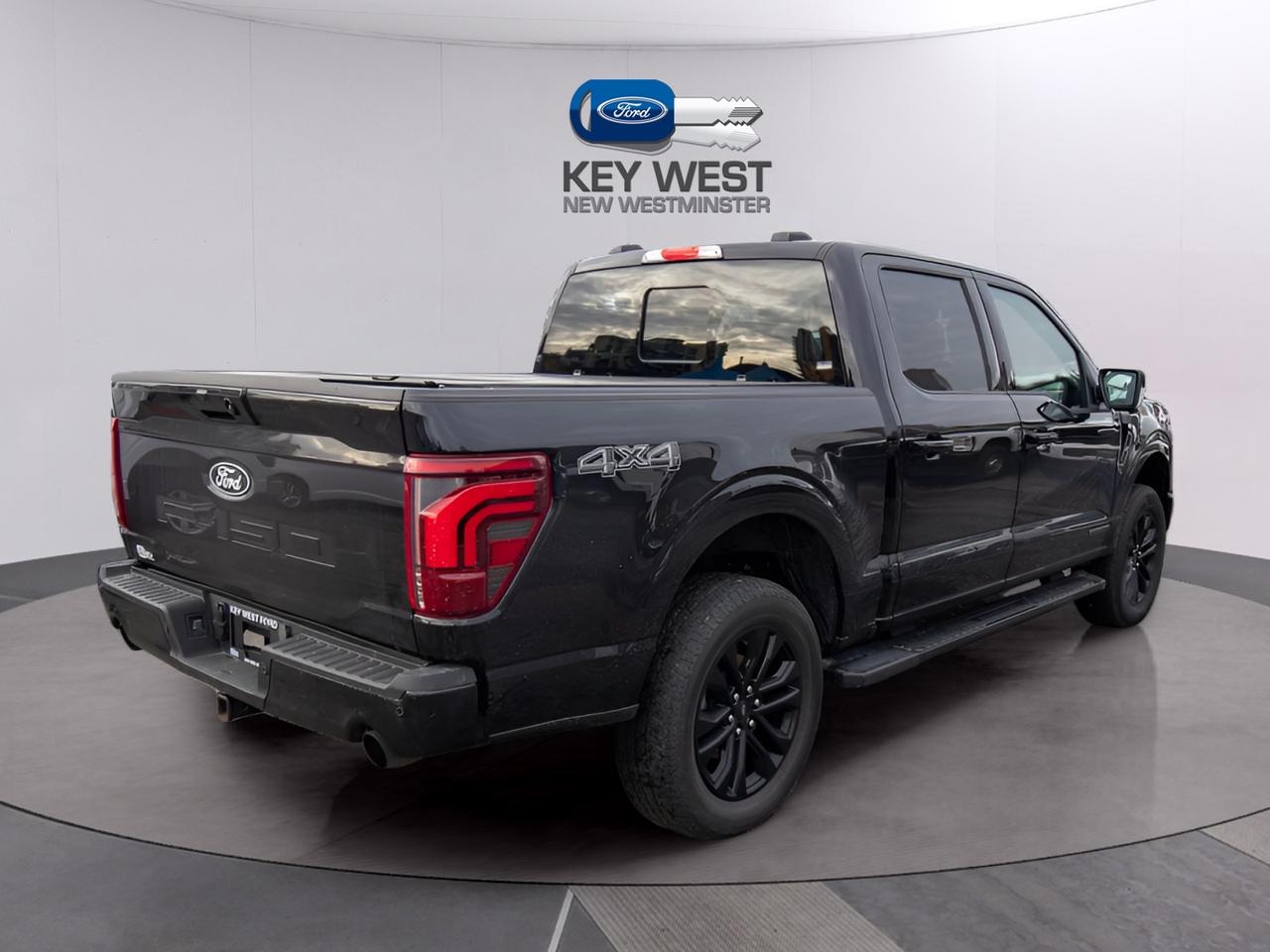 2024 Ford F-150 Lariat 4WD SuperCrew 5.5' Box Photo4