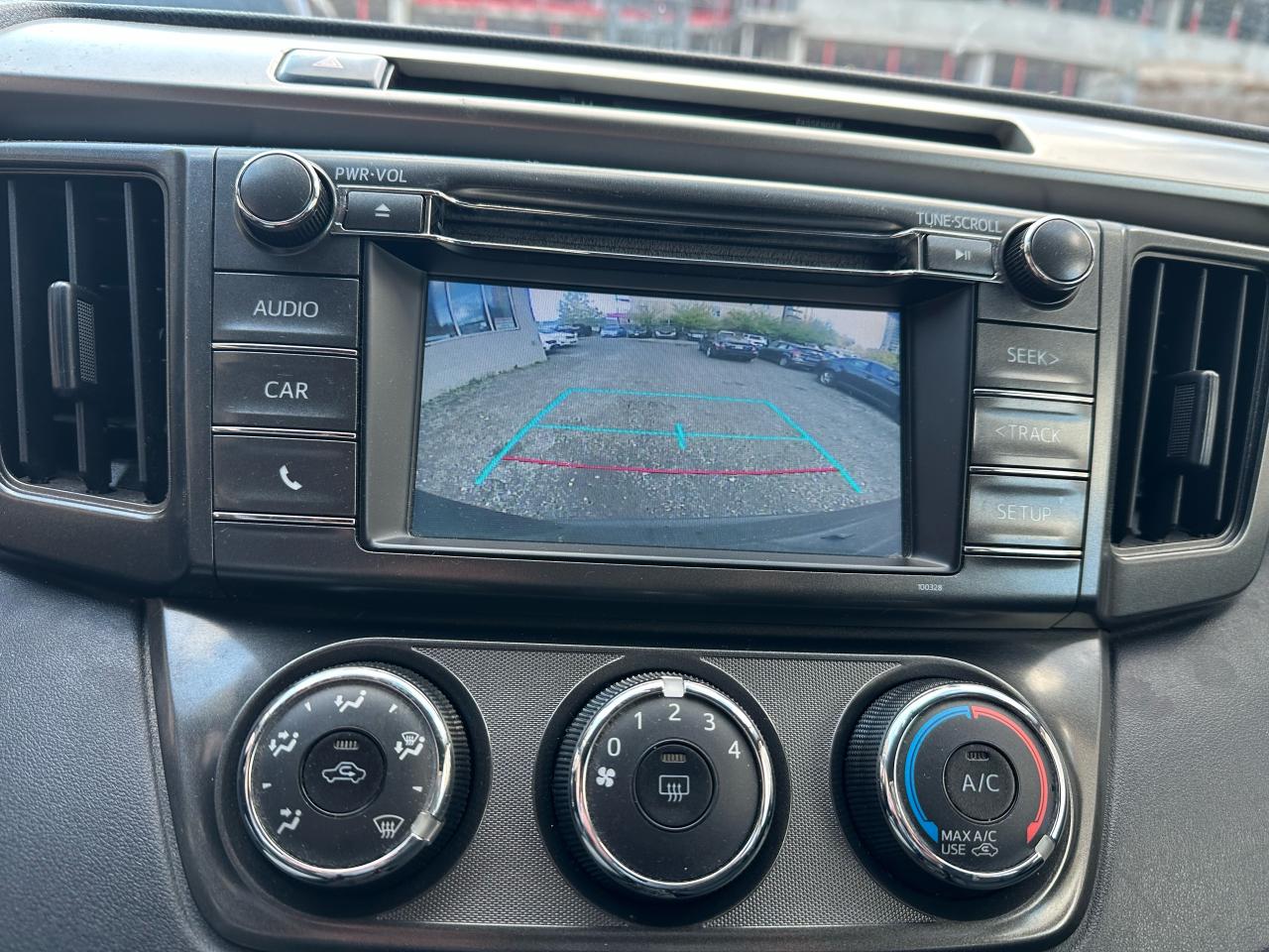 2015 Toyota RAV4 AWD 4dr LE - Photo #10