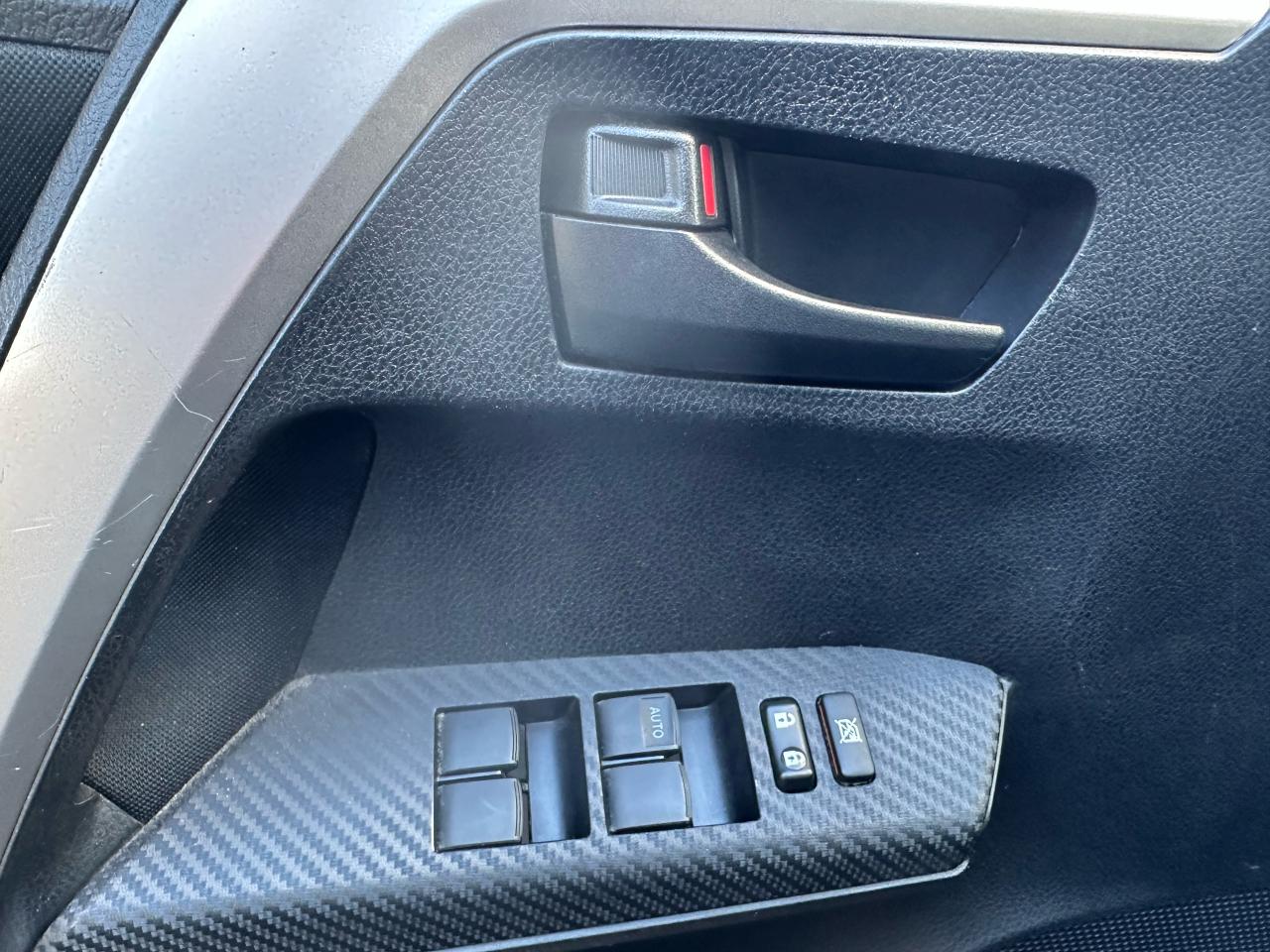 2015 Toyota RAV4 AWD 4dr LE - Photo #8