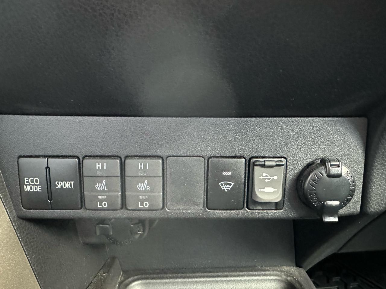 2015 Toyota RAV4 AWD 4dr LE - Photo #7