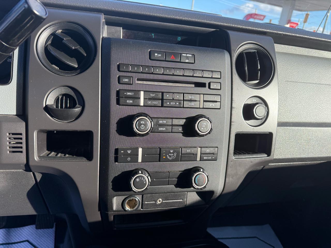 2011 Ford F-150 XL 4X4 - Photo #14