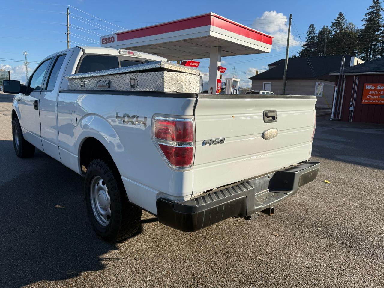 2011 Ford F-150 XL 4X4 - Photo #9