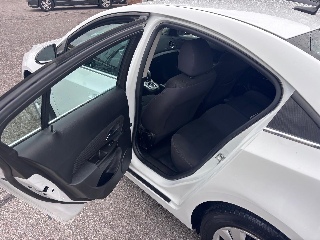 2014 Chevrolet Cruze 4dr Sdn 1LT - Photo #11