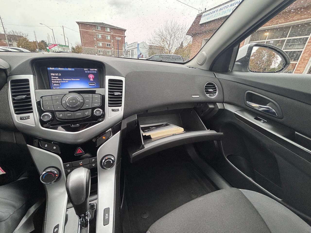 2014 Chevrolet Cruze 4dr Sdn 1LT - Photo #21