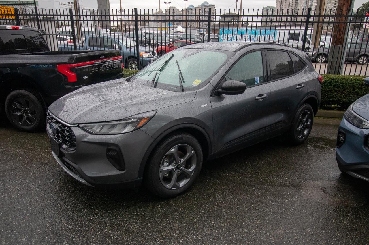 2026 Ford Escape ST-Line AWD Photo1