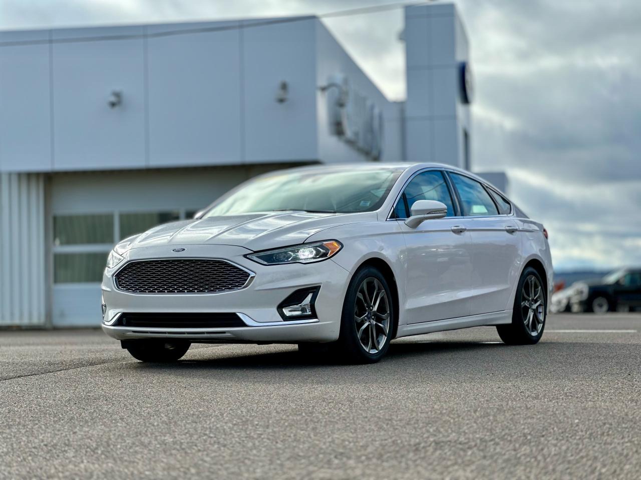 2020 Ford Fusion Titanium Hybrid Photo