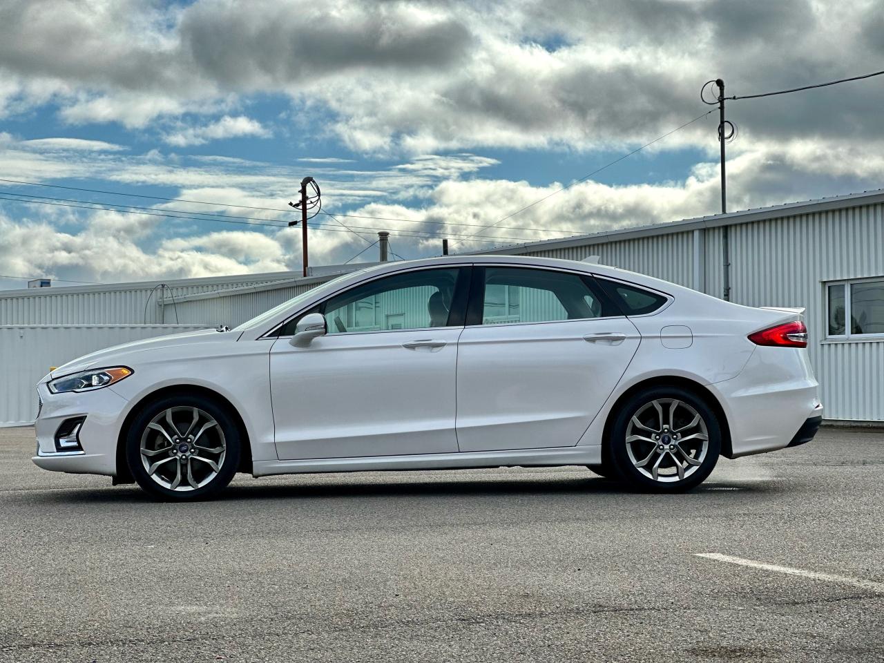 2020 Ford Fusion Titanium Hybrid Photo