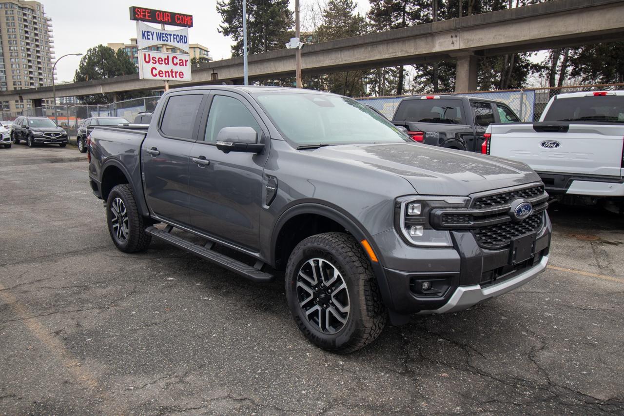 2025 Ford Ranger LARIAT 4WD SuperCrew 5' Box Photo3