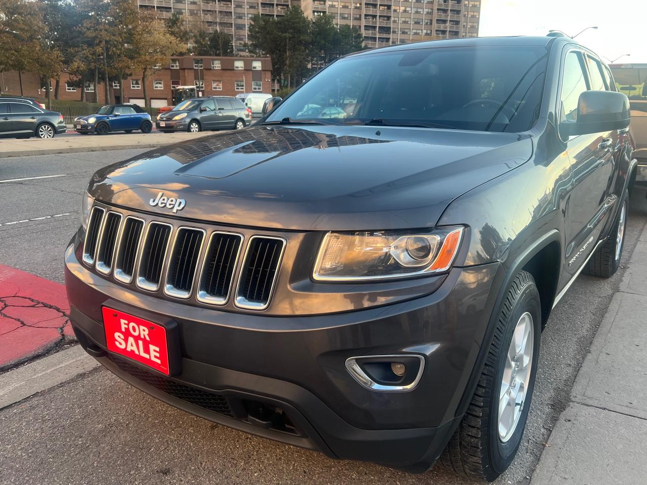2015 Jeep Grand Cherokee Laredo-HEATED SEATS-BACK CAM-SR/F-BLUTOOTH & MORE! Photo2