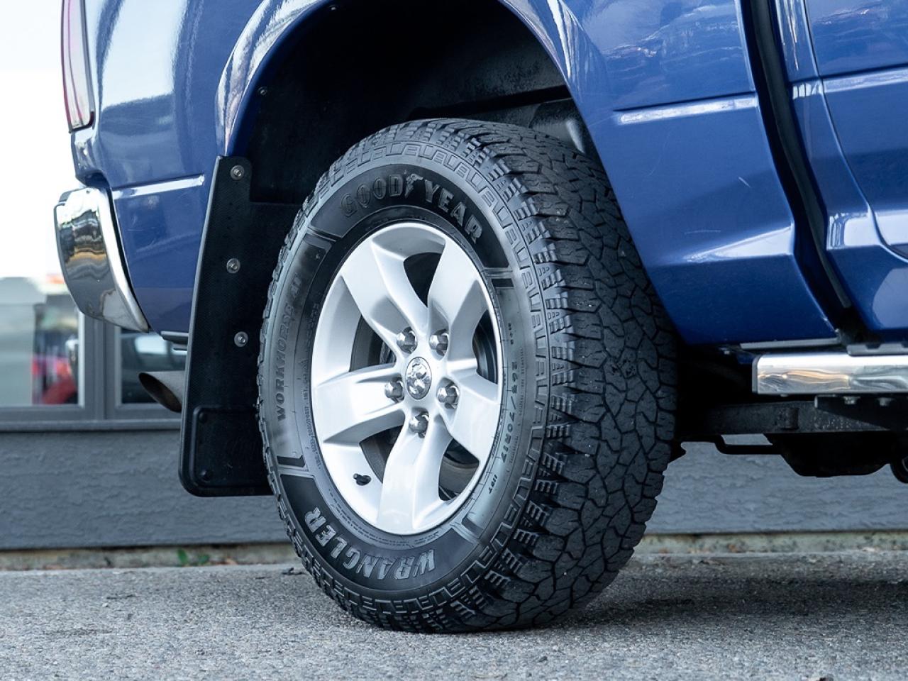 2019 RAM 1500 Classic Tradesman Crew Cab 4X4 Photo3