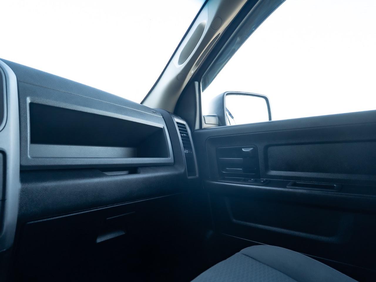 2019 RAM 1500 Classic Tradesman Crew Cab 4X4 Photo14