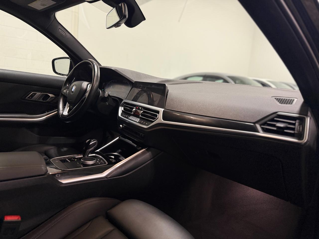 2022 BMW 3 Series 330i xDrive Photo