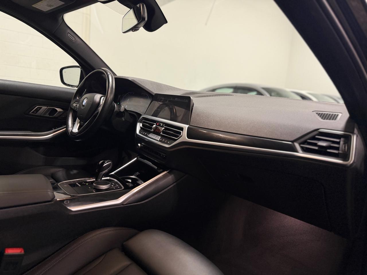 2022 BMW 3 Series 330i xDrive Photo