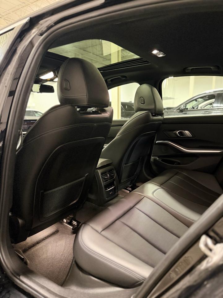 2022 BMW 3 Series 330i xDrive Photo