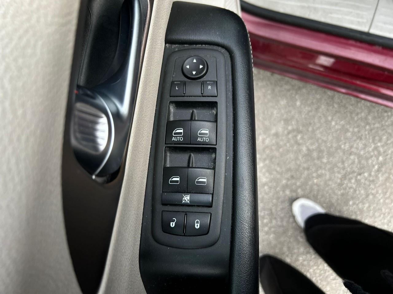 2022 Dodge Grand Caravan SXT Photo