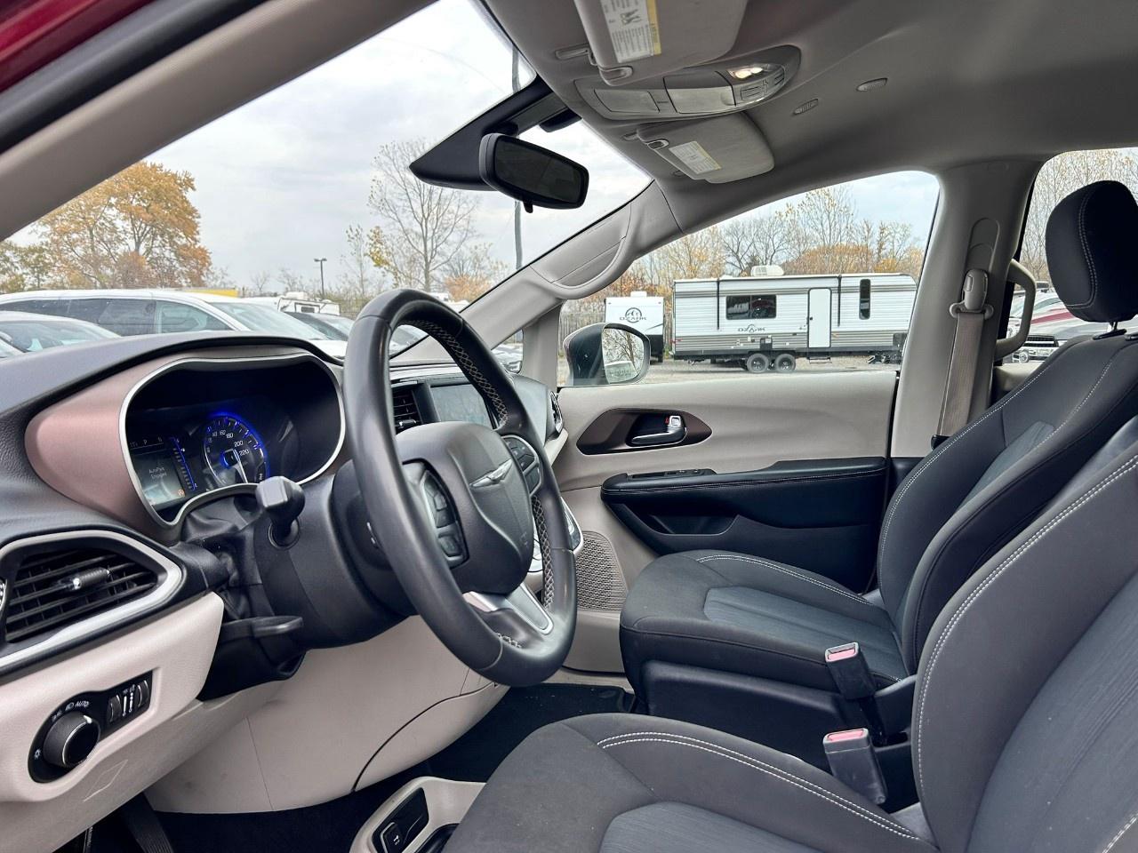 2022 Dodge Grand Caravan SXT Photo