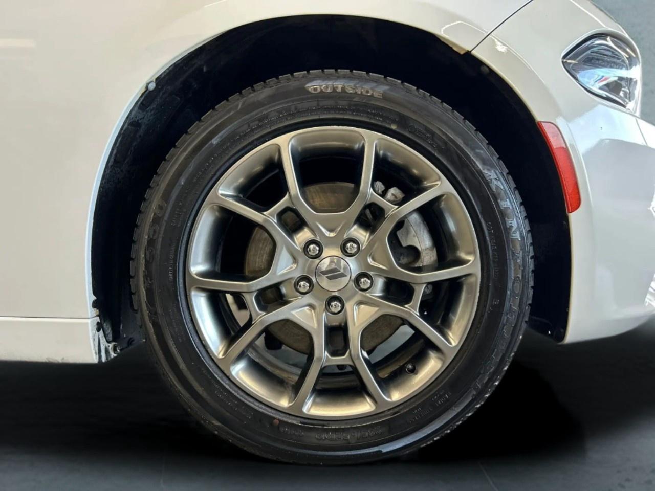 2017 Dodge Charger SXT Photo