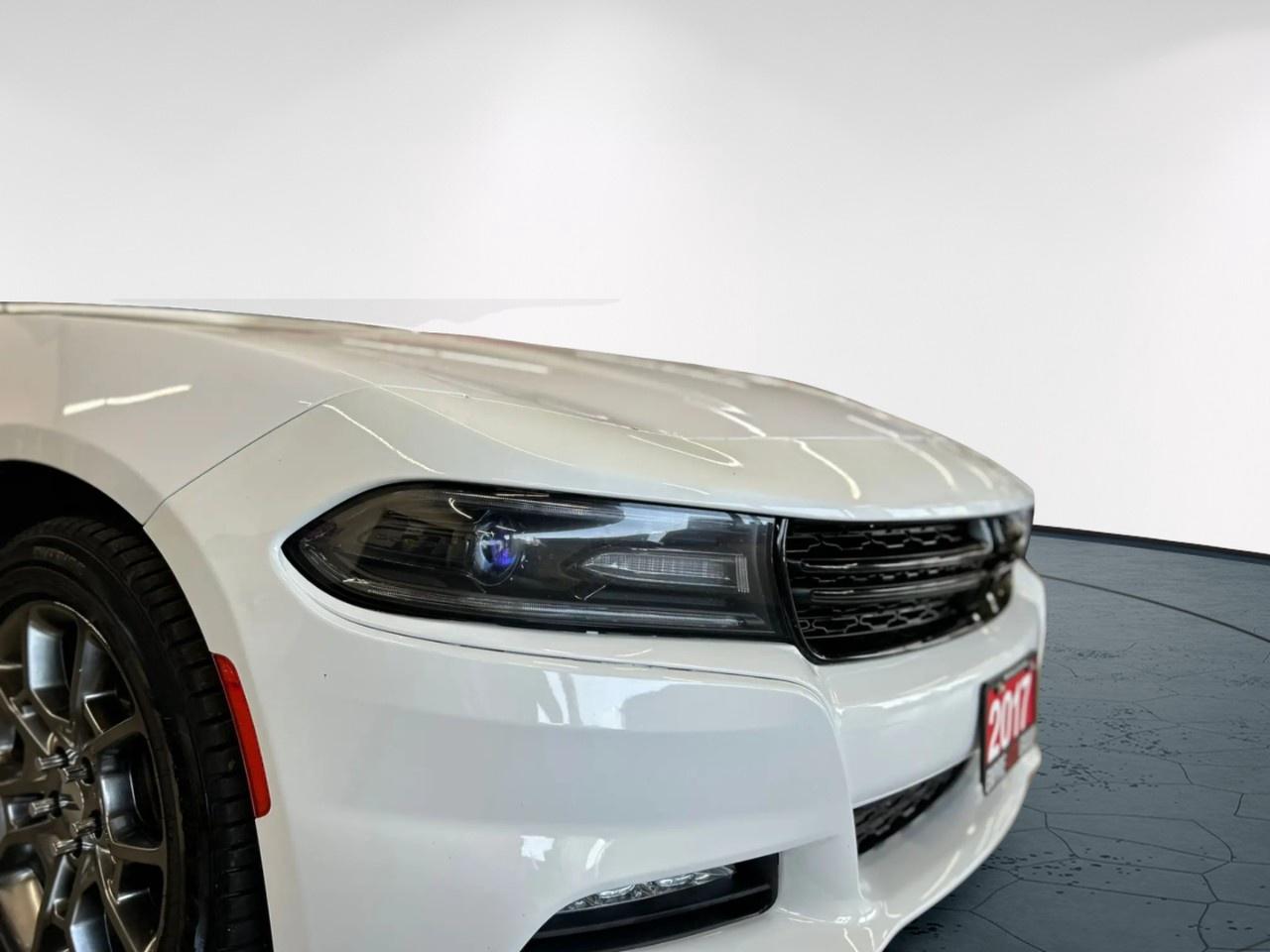 2017 Dodge Charger SXT Photo