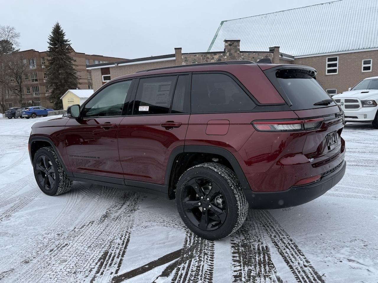 2025 Jeep Grand Cherokee ALTITUDE 4X4 Photo
