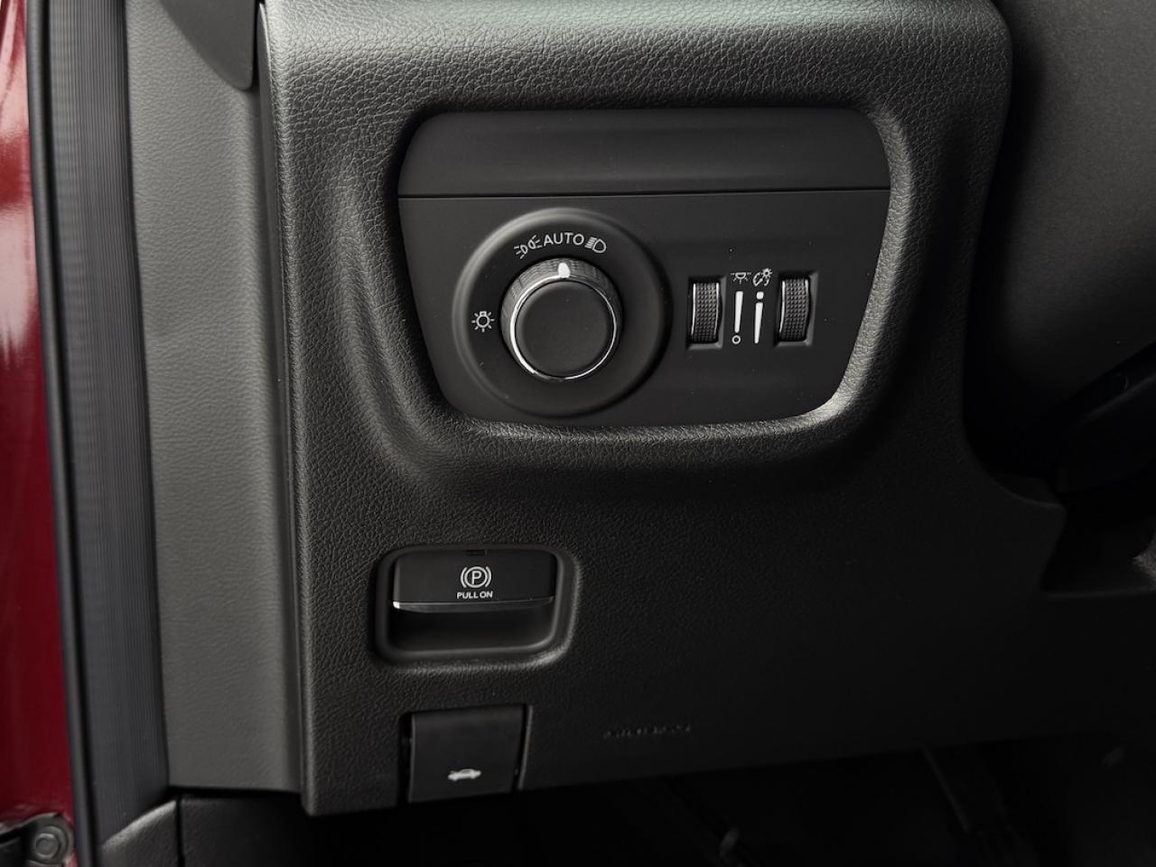 2025 Jeep Grand Cherokee ALTITUDE 4X4 Photo