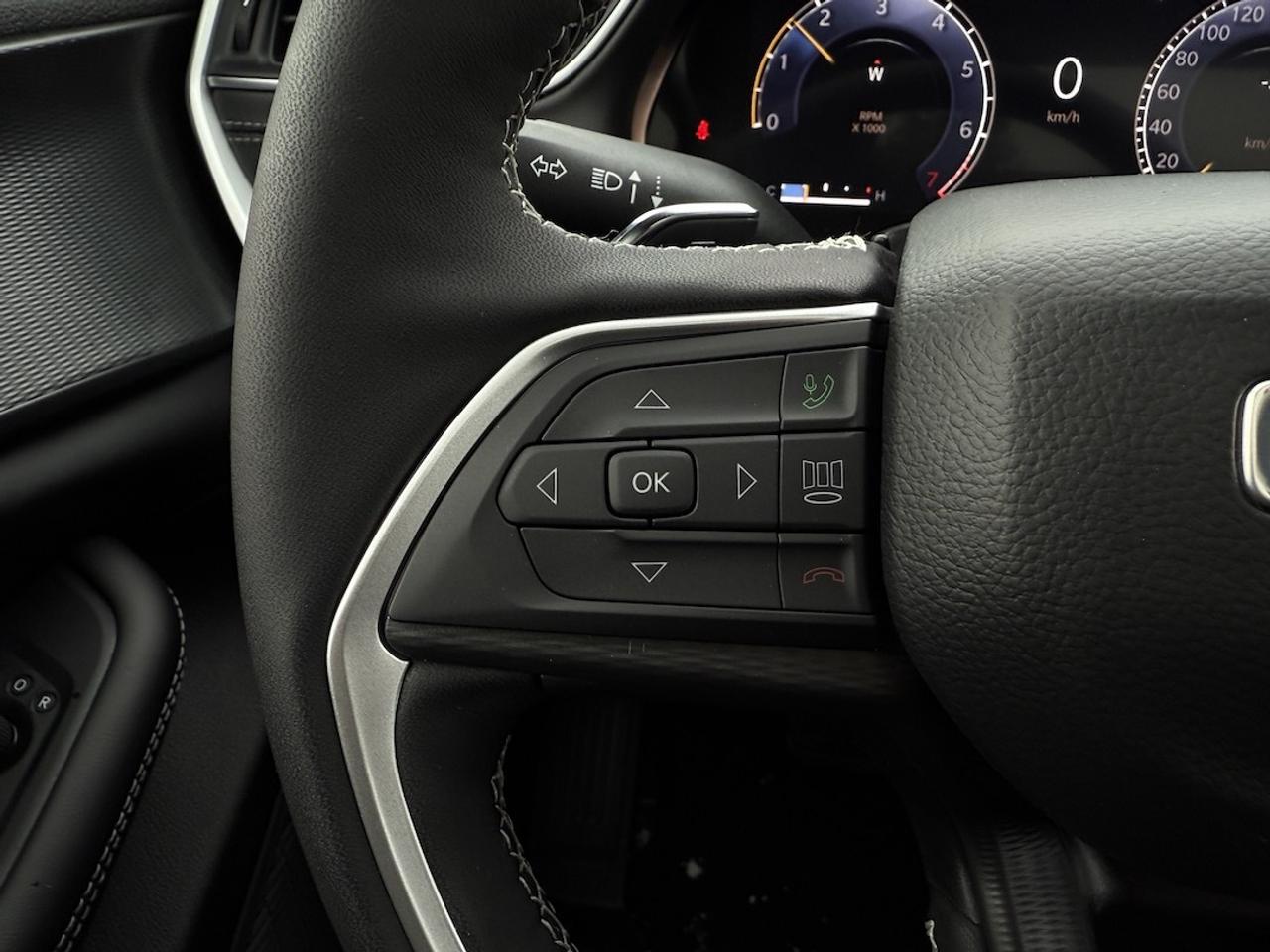 2025 Jeep Grand Cherokee ALTITUDE 4X4 Photo