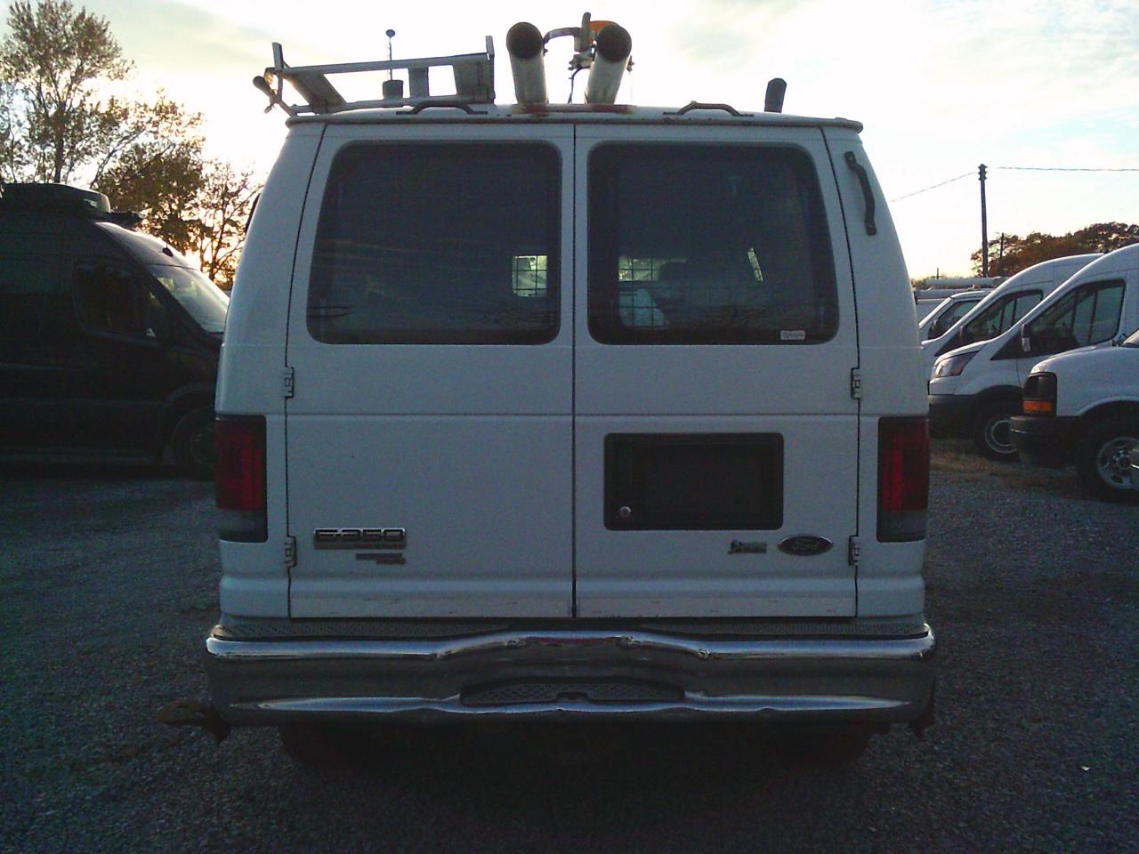 2012 Ford Econoline E-350 Super Duty Commercial - Photo #7