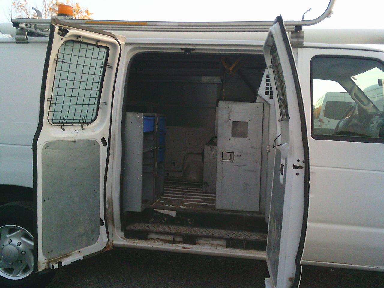 2012 Ford Econoline E-350 Super Duty Commercial - Photo #15