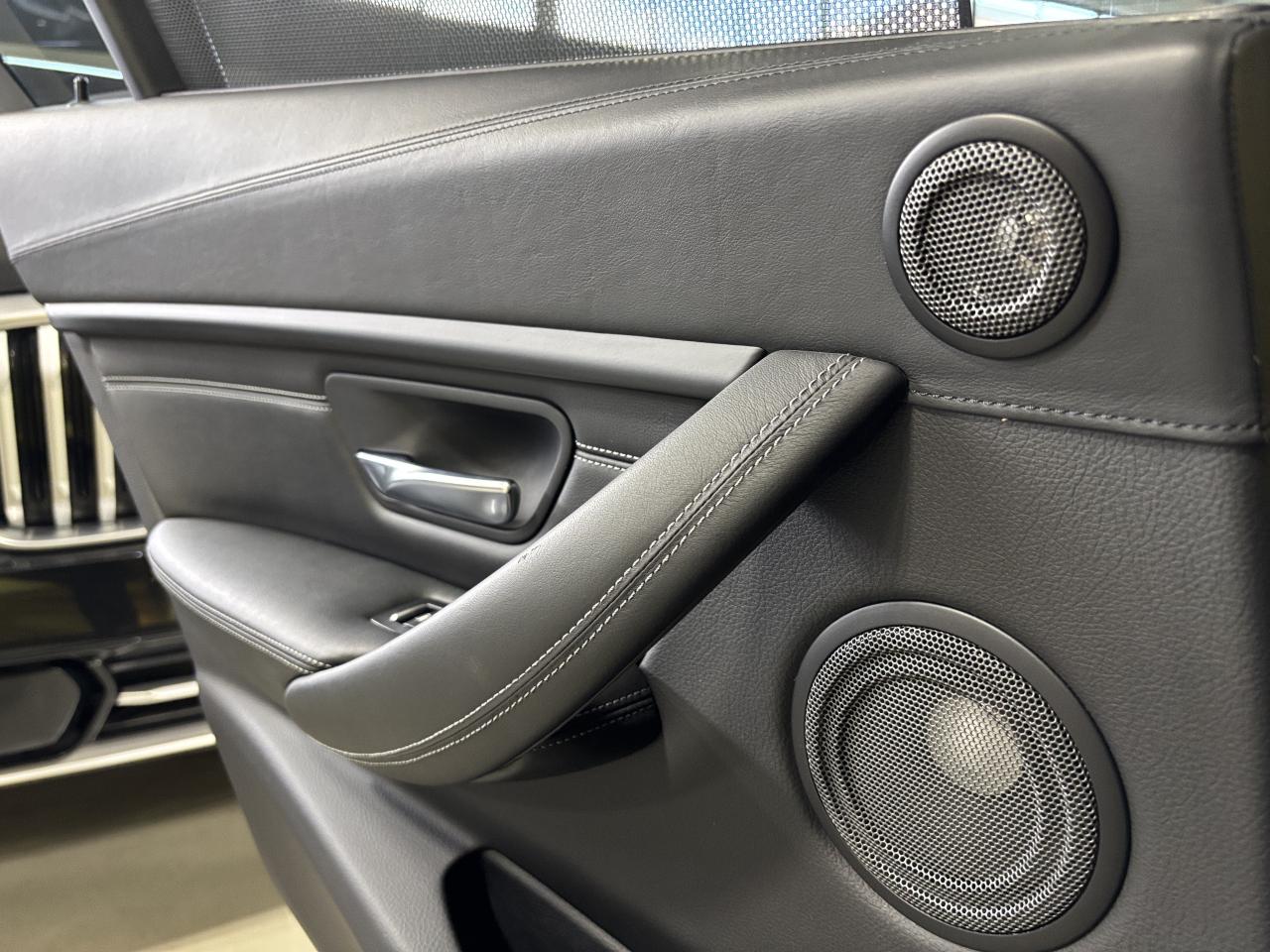 2018 BMW M3 Sedan|RWD|AUSTINYELLOWMETALLIC|NAV|CARBON|HKAUDIO| - Photo #20