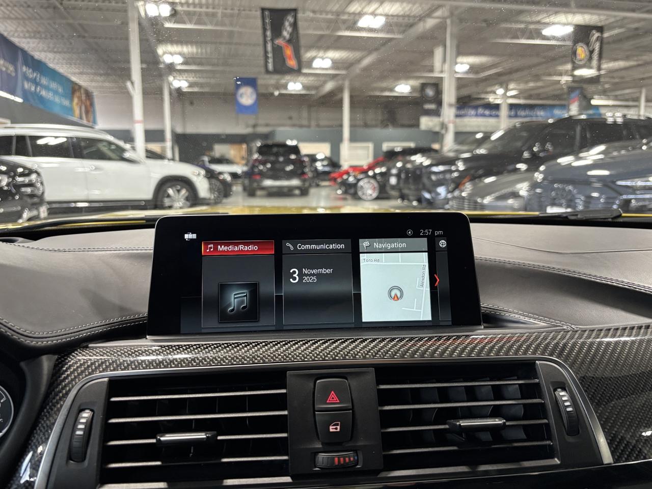 2018 BMW M3 Sedan|RWD|AUSTINYELLOWMETALLIC|NAV|CARBON|HKAUDIO| - Photo #38