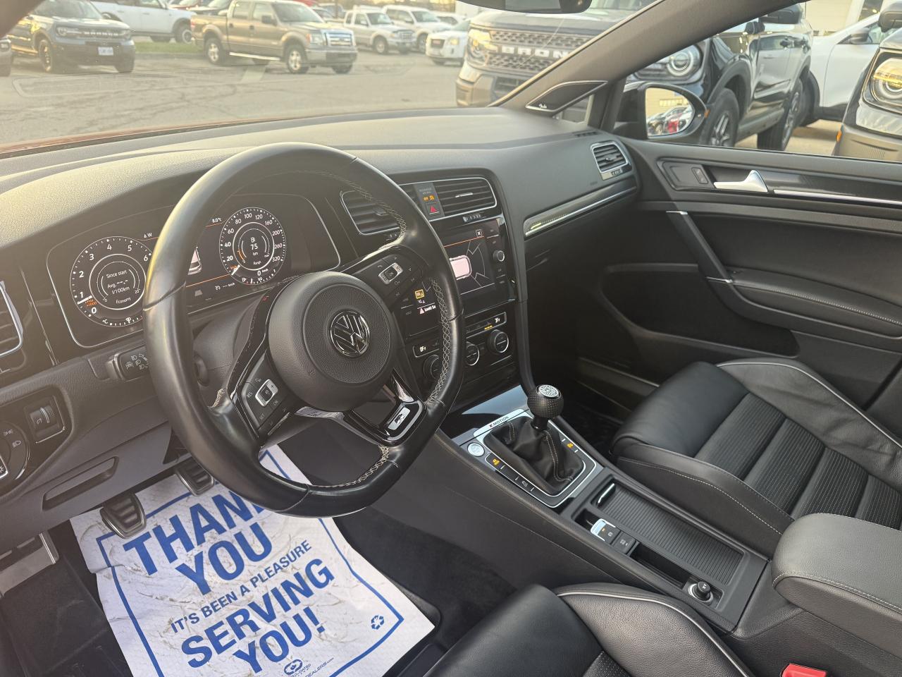 2018 Volkswagen Golf R Photo4