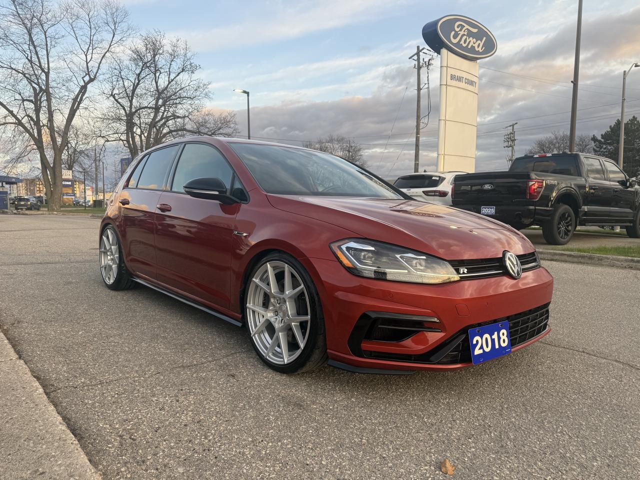 2018 Volkswagen Golf R Photo3