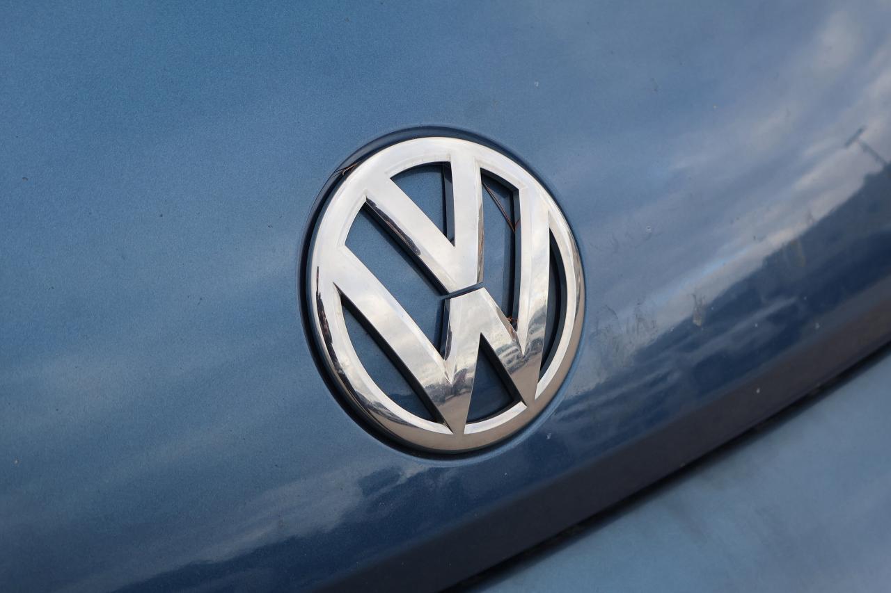 2016 Volkswagen Beetle Coupe | CD Player | Photo