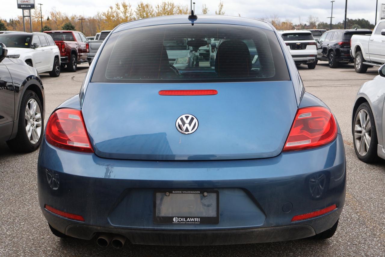 2016 Volkswagen Beetle Coupe | CD Player | Photo